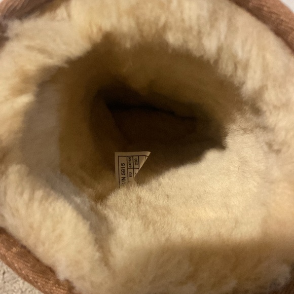 Uggs, great condition camel colored UGG boots - Picture 5 of 8